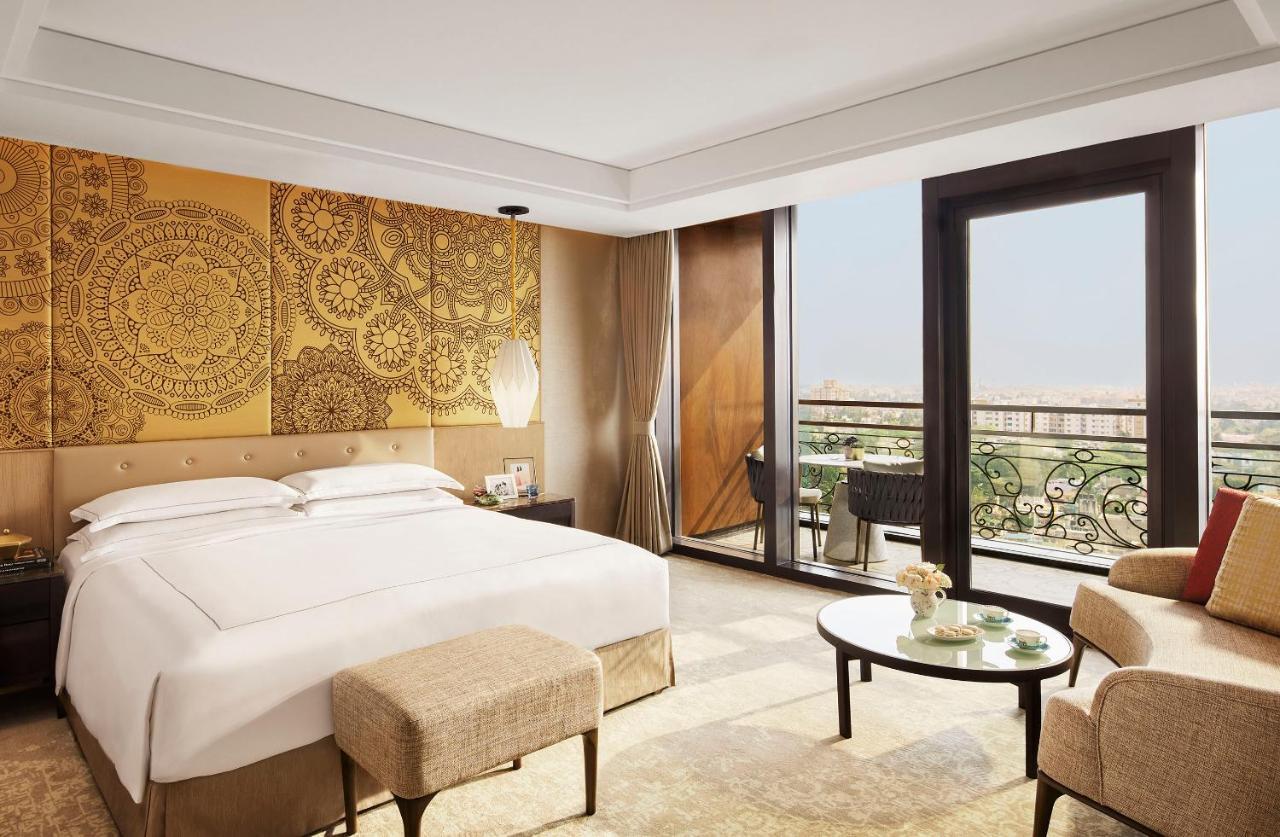Taj Wellington Mews Chennai Hotell Exteriör bild