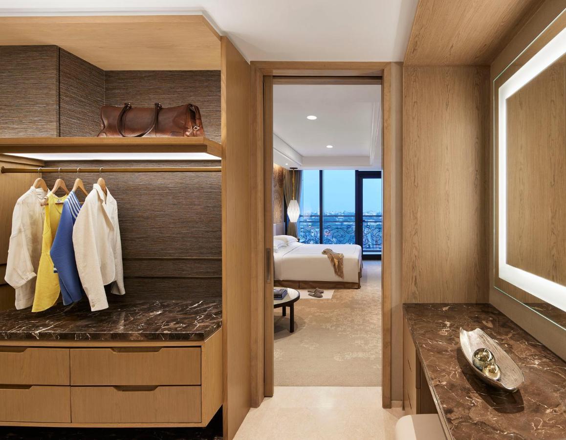 Taj Wellington Mews Chennai Hotell Exteriör bild