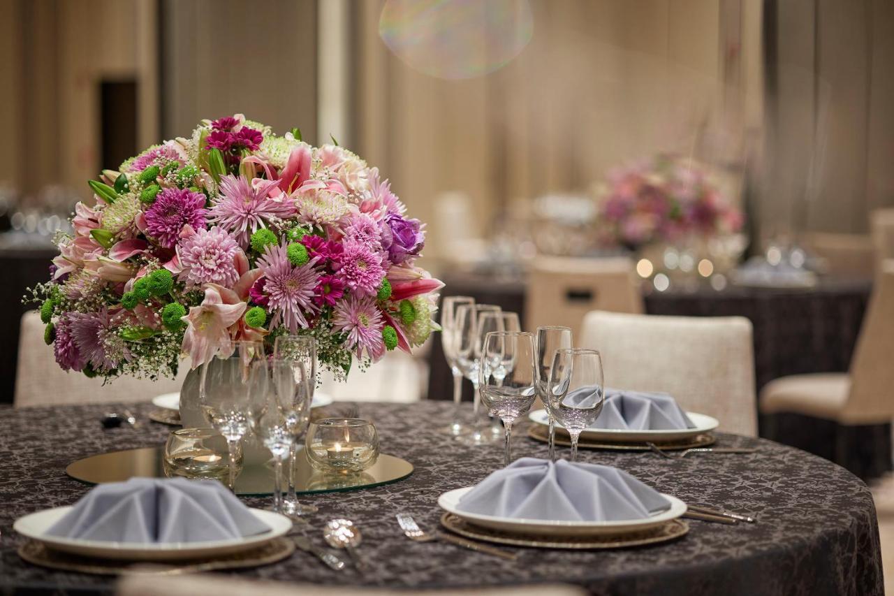Taj Wellington Mews Chennai Hotell Exteriör bild