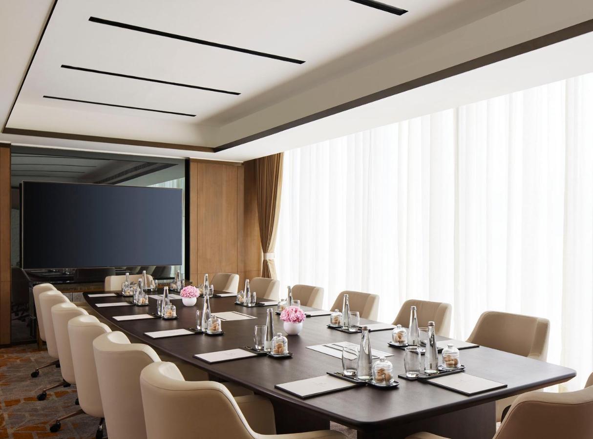 Taj Wellington Mews Chennai Hotell Exteriör bild