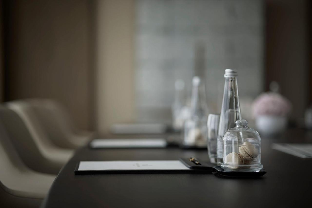 Taj Wellington Mews Chennai Hotell Exteriör bild