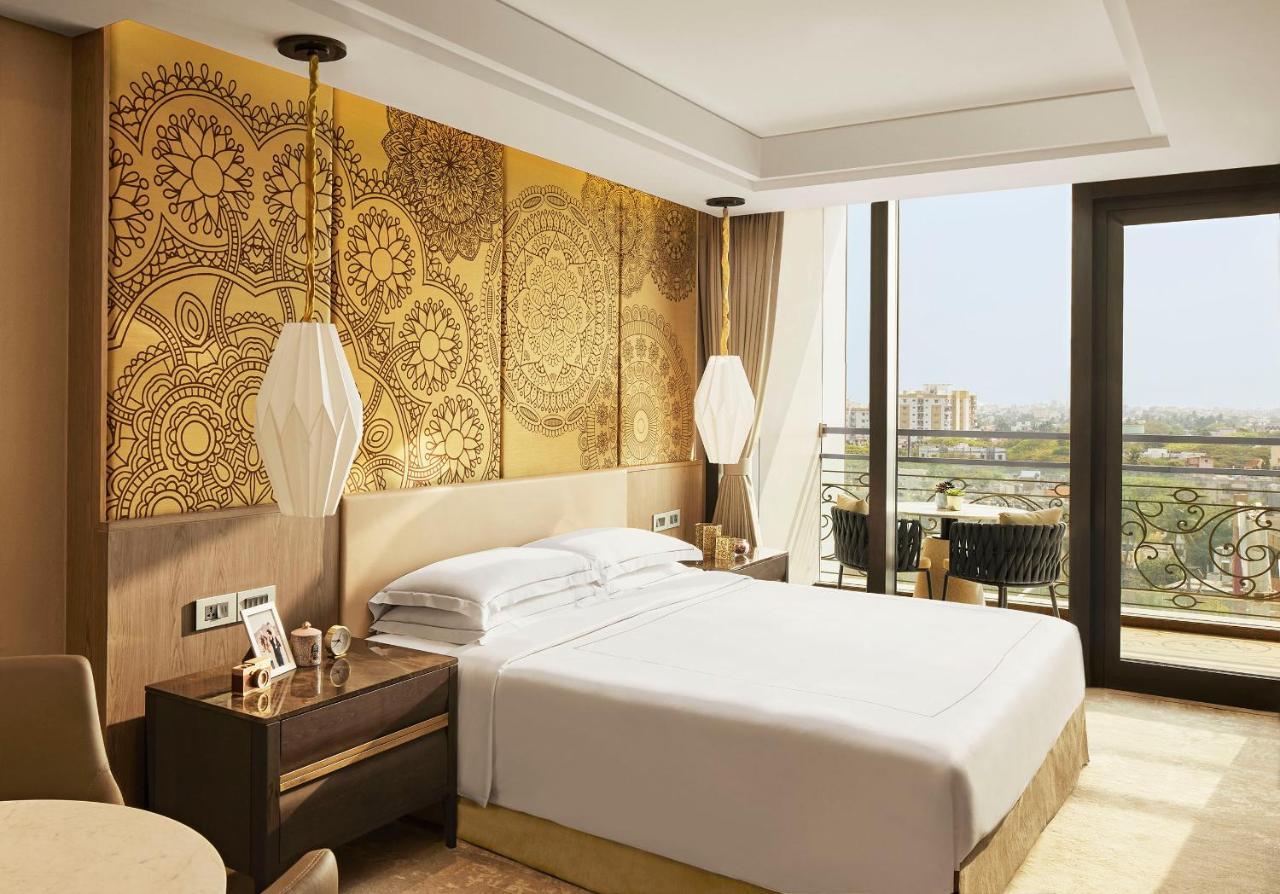 Taj Wellington Mews Chennai Hotell Exteriör bild