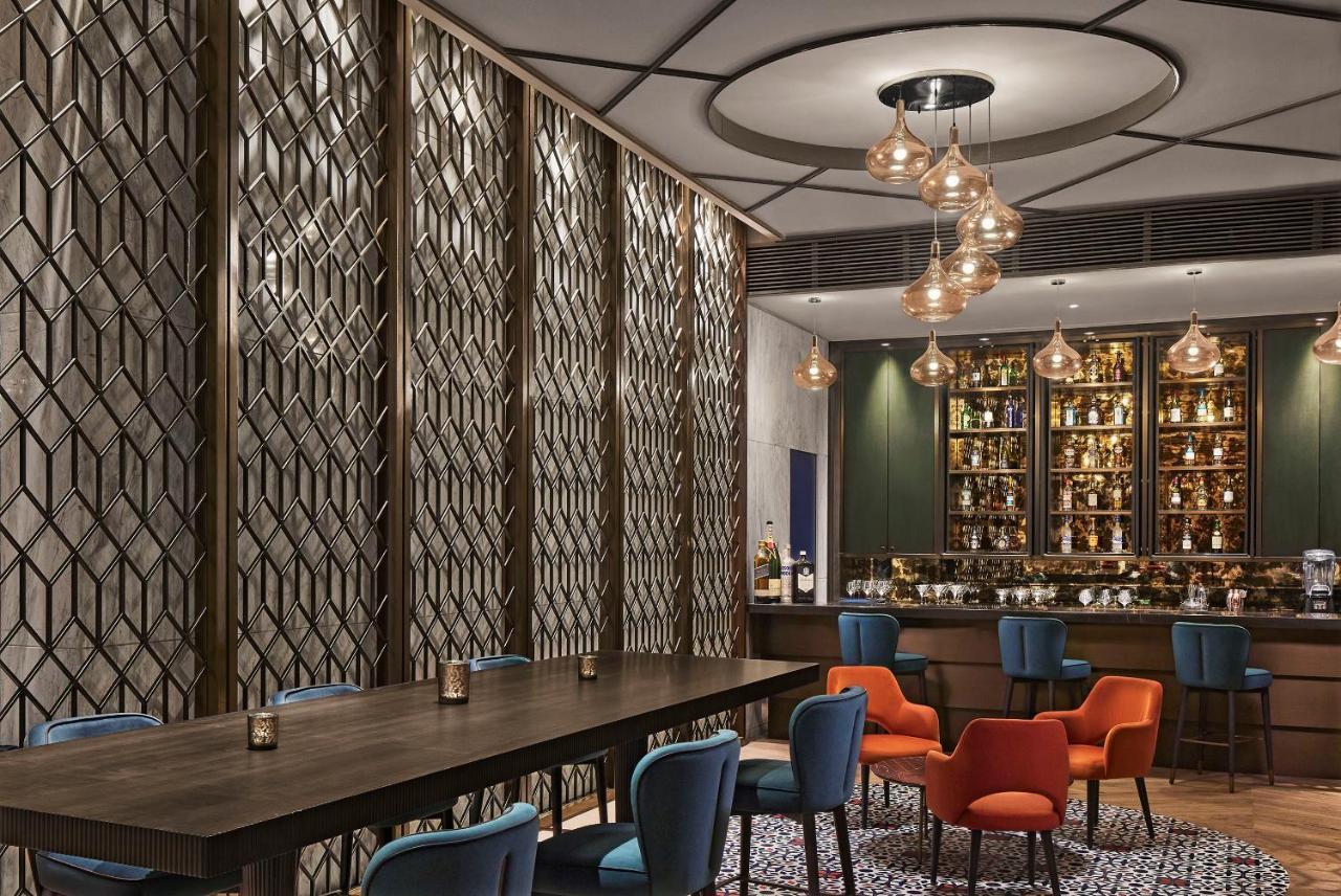 Taj Wellington Mews Chennai Hotell Exteriör bild